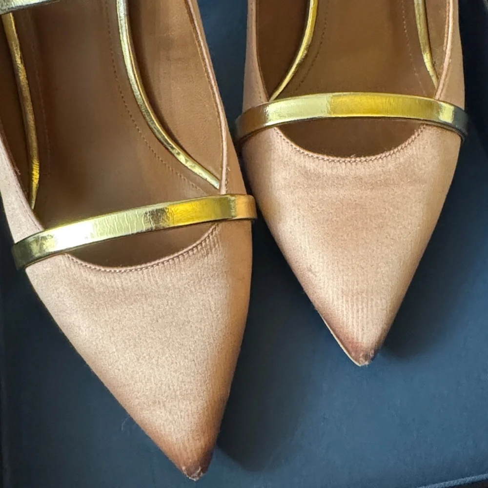 Authentic Used Malone Souliers Pink Blush and Gold Women's 70MM Heels Size 37 - Picture 2 of 16